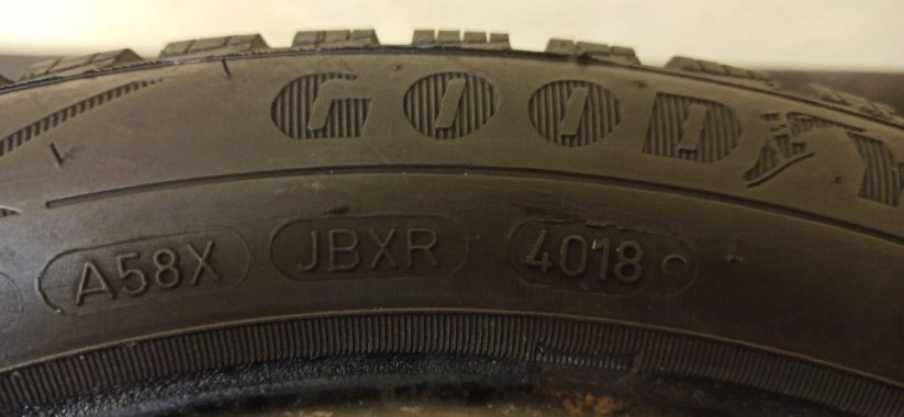 Goodyear Ultragrip 9 185/55 R15 82T 6,5 - 7,5 mm (Použité)