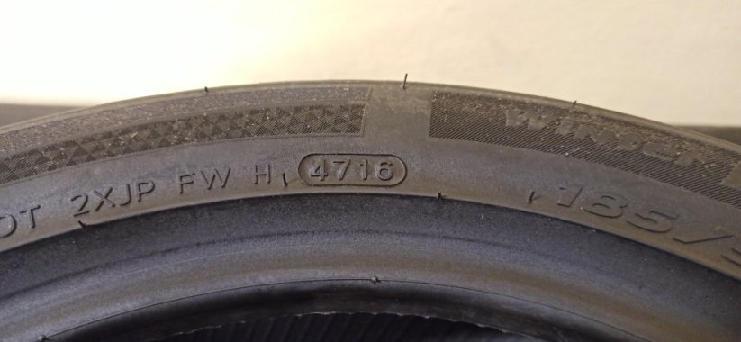 Hankook Winter icept RS2 185/55 R14 80T 8,5 mm