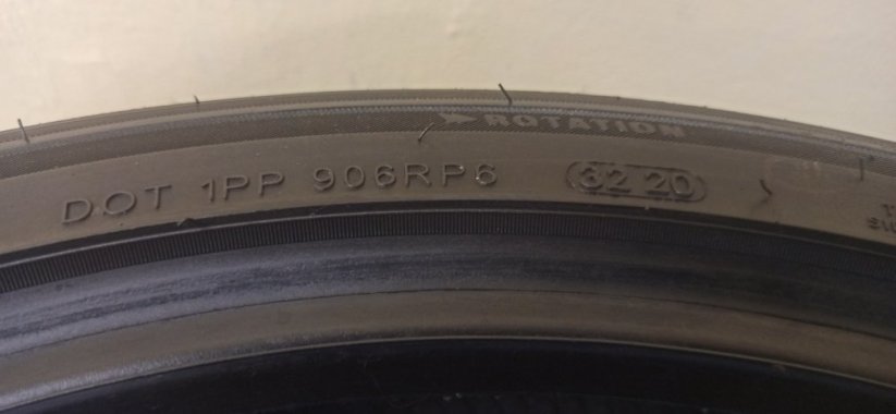 Gripmax Status Pro Winter 255/40 R21 102V 7 mm (Bazarové)
