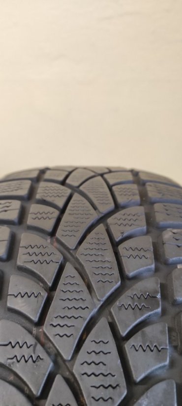Zimní pneu DUNLOP 215/60/17 5mm (22122905) (Použité)