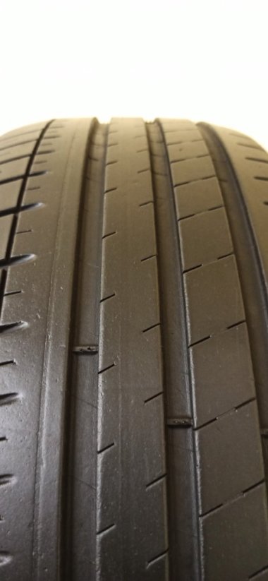 Michelin Pilot Sport 3 215/45 R18 93W 4 - 5 mm (Použité)