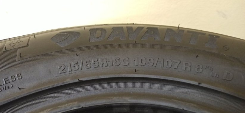 Davanti Wintoura Van 215/65 R16C 109/107R 9,5-10mm (Bazarové)