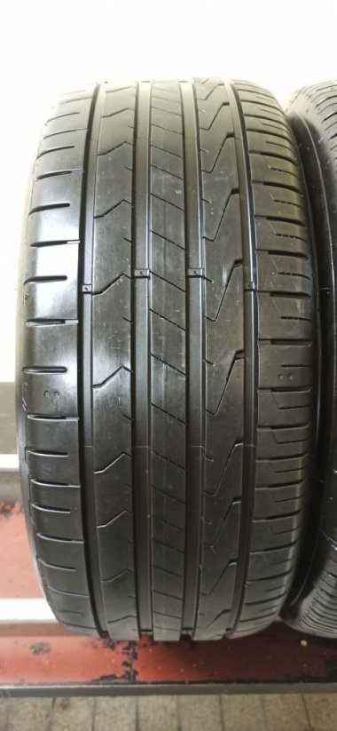 Hankook 245/45 R18 96W 5,5-6mm (Použité)