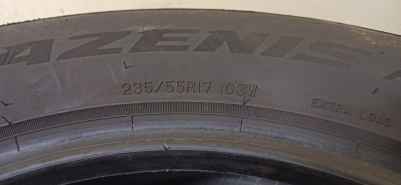 Falken Azenis 235/55 R17 103W 4,5mm (Použité)
