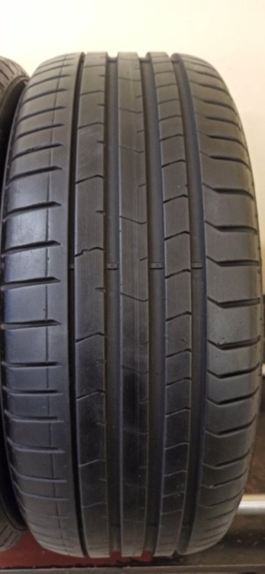 Pirelli P Zero RSC 245/40 R19 98Y 5,5 mm (Bazarové)