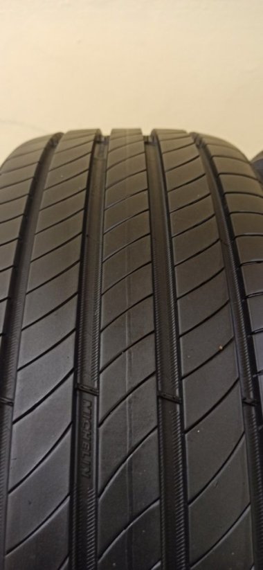 Michelin Primacy 4 205/55 R17 91V 5,5 - 6 mm (Použité)