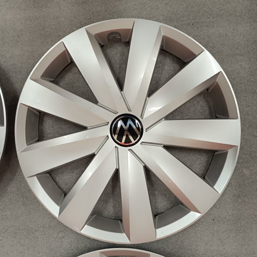 Poklice Volkswagen Passat, Golf, Touran 16" TOP STAV (použité)