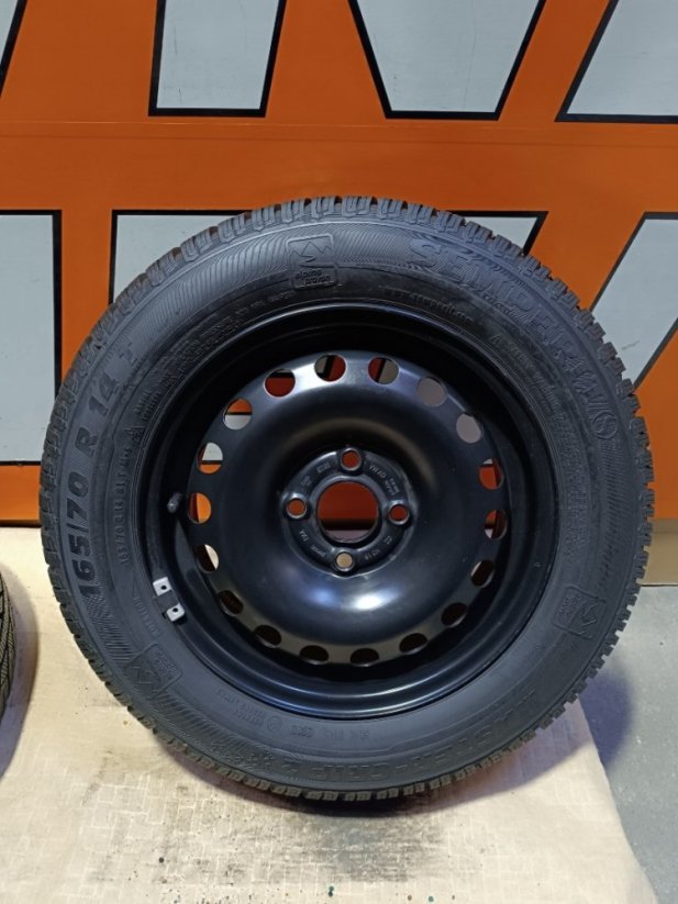 Pěkná sada na Citigo 4x100, zimní pneu 165/70 R14