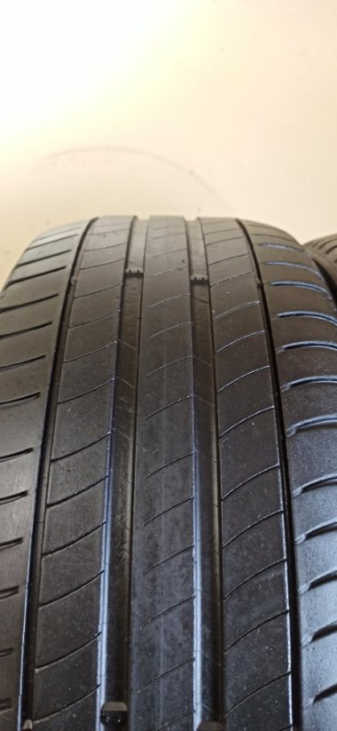 Michelin 225/45 R17 91W 1x4-5mm 1x3,5-4mm (Bazarové)