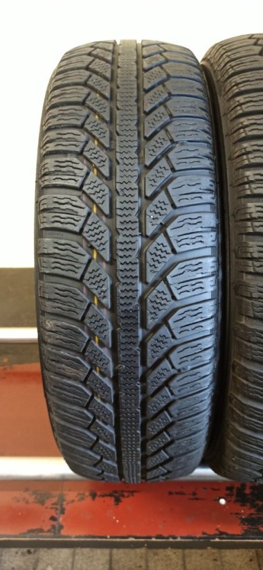 Semperit 165/60 R15 77T 1x5-6mm; 1x4-5mm (Bazarové)