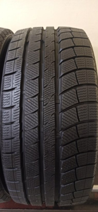 Davanti Wintoura + (XL) 245/40 R20 99W 8,5 mm (Bazarové)