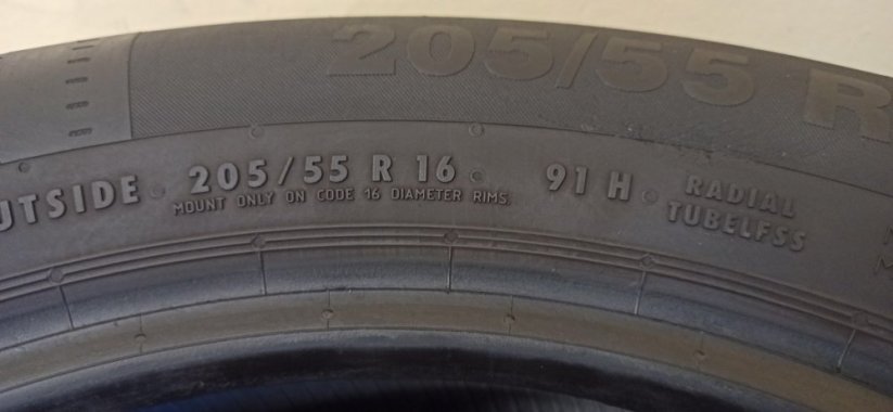 Continental 205/55 R16 3x91H 1x91V 4,5 - 6,5 mm (Použité)