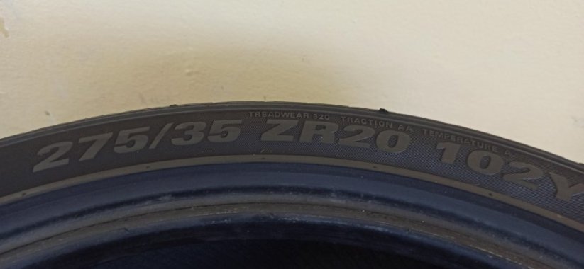 Kumho Eesta PS71 275/35 R20 102Y 3,5 - 5 mm (Použité)