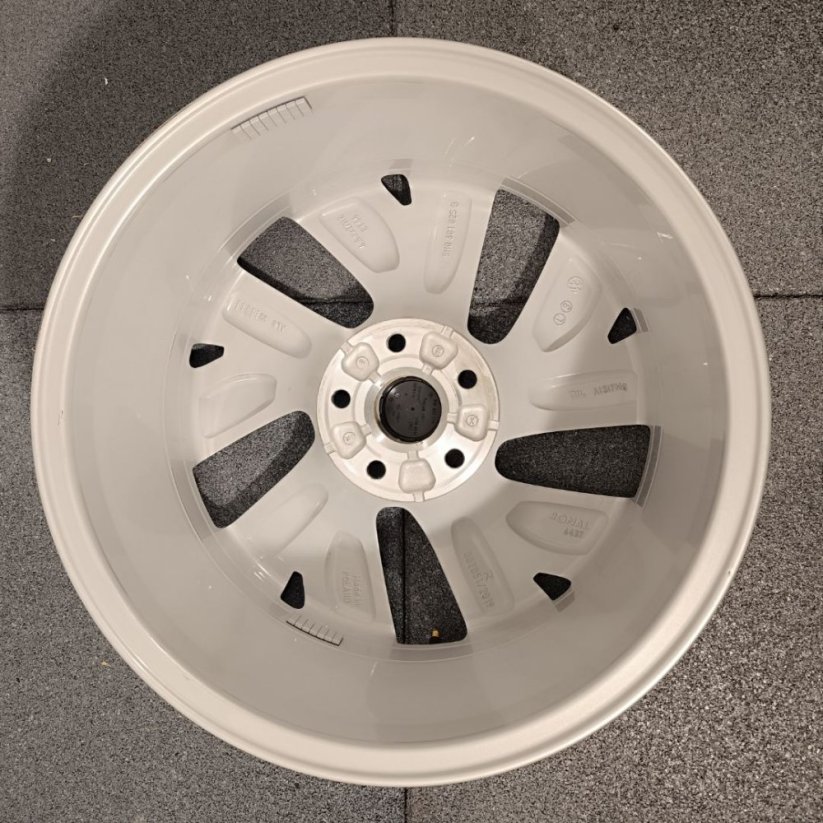 Originální alu kola Volkswagen Golf VIII, R17 ET46