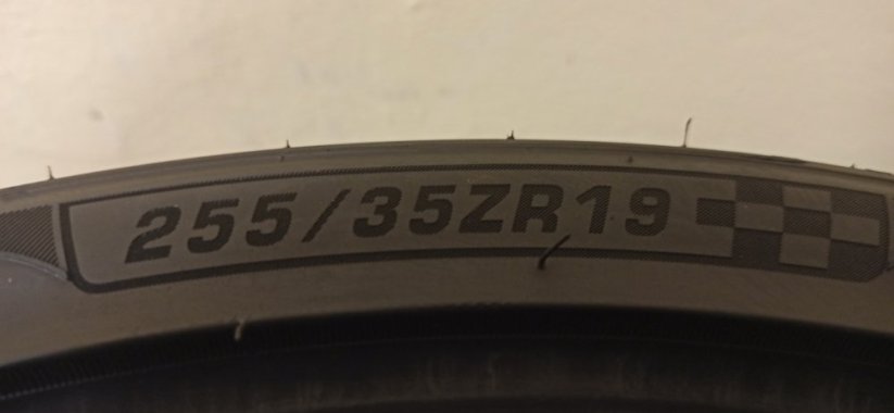 Davanti Protoura Sport (XL) 255/35 R19 96Y 7 mm (Bazarové)