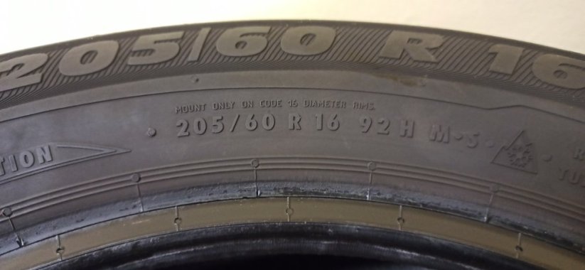 Semperit Master-Grip 2 205/60 R16 92H 6,5 - 7 mm (Použité)