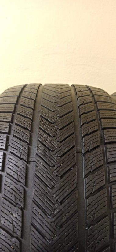 Gripmax SureGrip Winter 315/40 R21 115V 5,5-6,5mm (Použité)