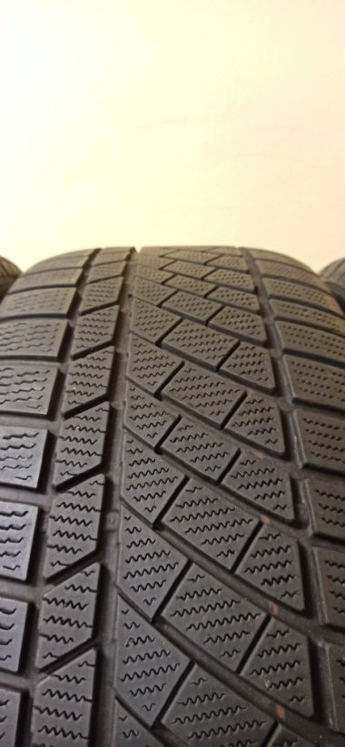 Continental Conti WinterContact 255/50 R19 5-5,5mm (Bazarové)