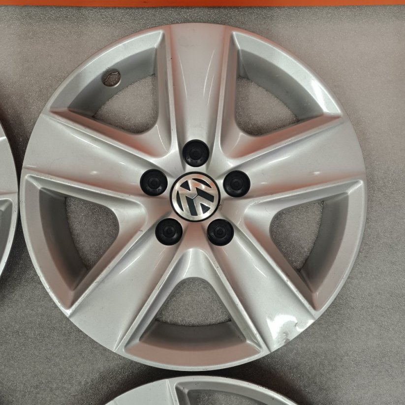 Poklice Volkswagen Golf IV 16" (bazárove)