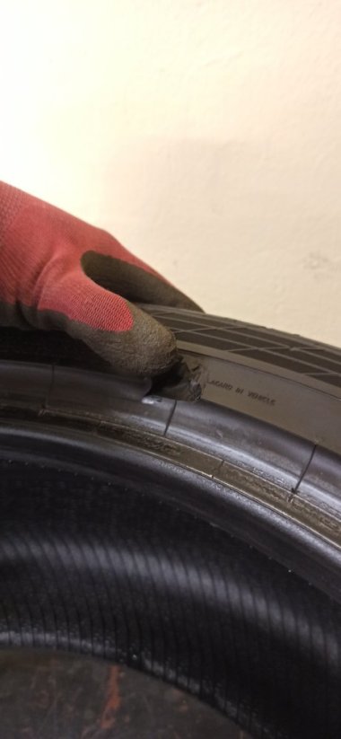 Continental Sport 5 235/45 R20 100V 5,5 - 6,5 mm (Použité)