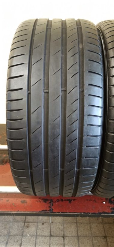 Kumho 275/40 R19 105Y 4-5mm (Použité)