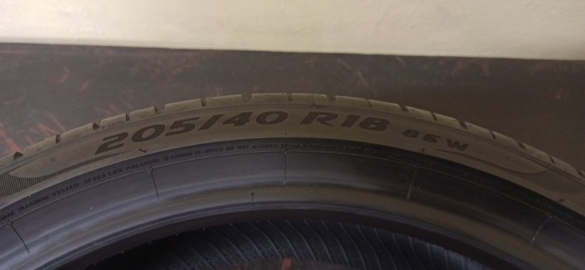 Pirelli P Zero Run Flat 205/40 R18 86W 4 mm (Použité)