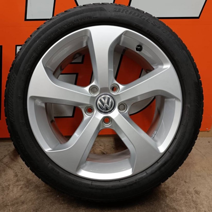 ALU kola Volkswagen Golf VII +letní pneu 225/45/17