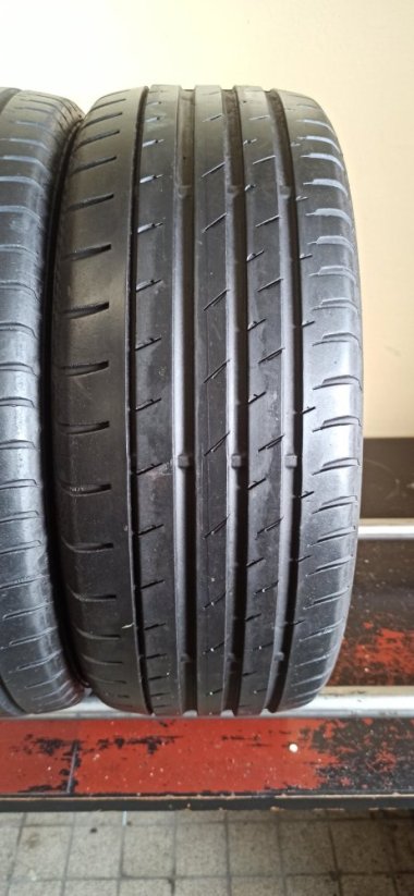 Continental 215/45 R17 87V 4-5mm (Bazarové)