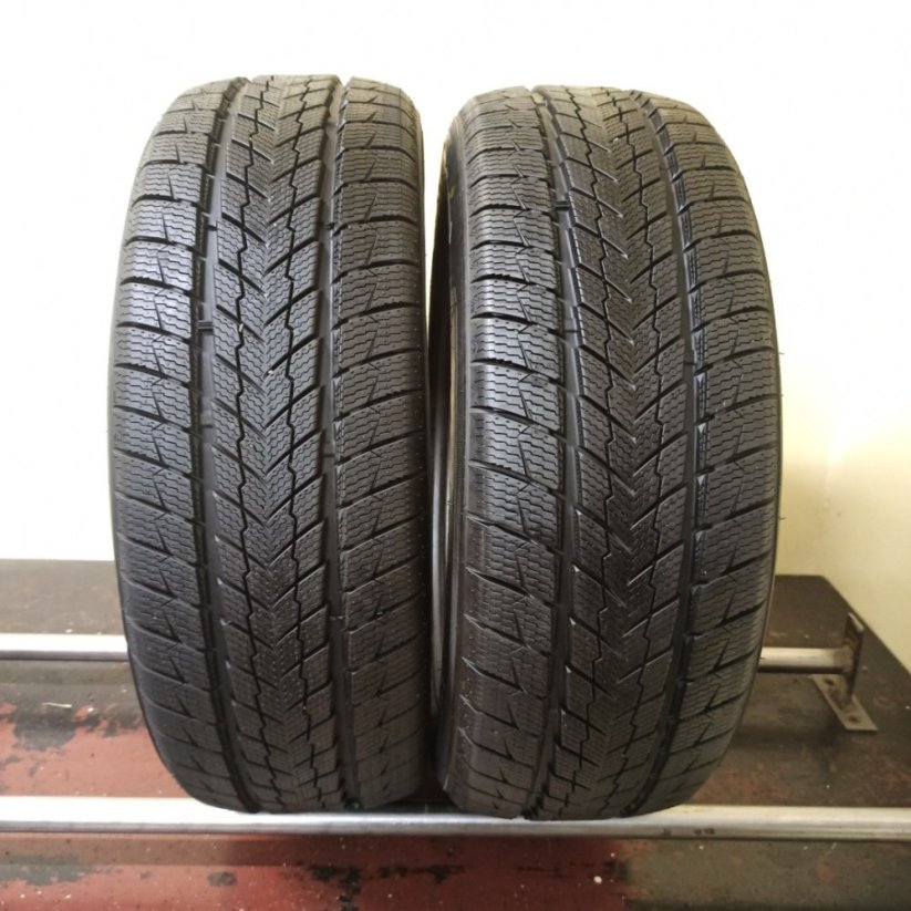 Davanti Wintoura SUV (XL) 235/55 R18 104V 8,5 mm (Bazarové)