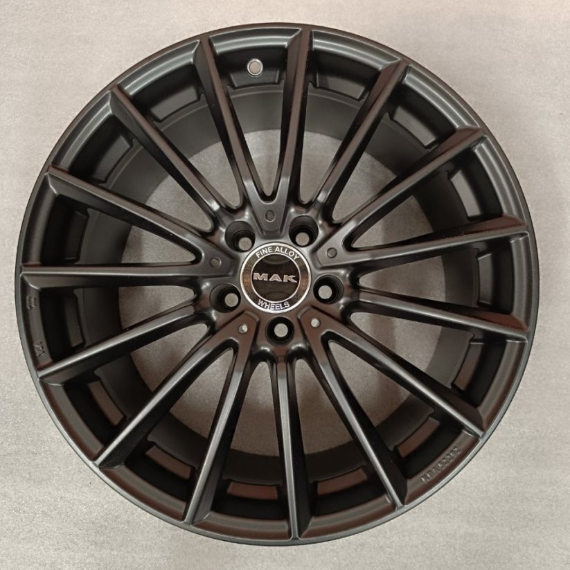Dvourozměrné disky MAK 8Jx19'' ET38 + 9Jx19'' ET50