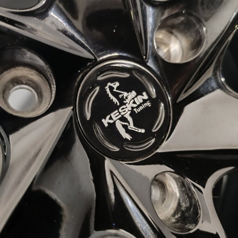 Dvourozměrná kola Keskin na Smart Fortwo 3x112 15"