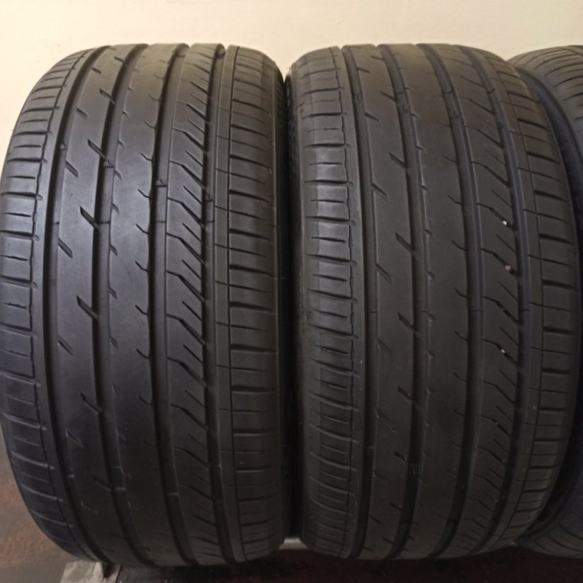 Dvourozměrné letní pneu 275/40 R20 + 315/35 R20 (Použité)