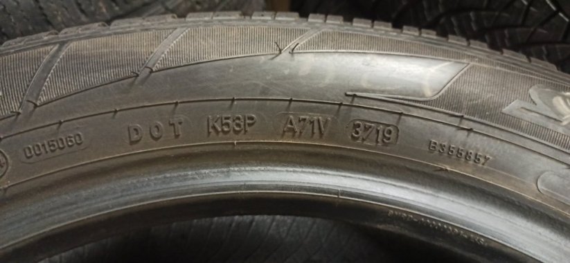 Dunlop 215/60 R17C 104/102H 5mm (Použité)