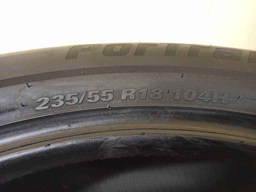 Kumho 235/55 R18 104H 7,5-8mm (Bazarové)