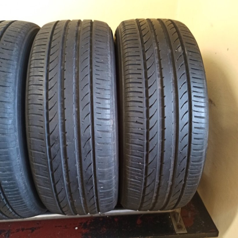 Toyo Proxes R40 215/50 R18 92V 5,5 mm (Bazarové)