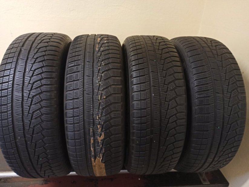 Hankook Winter icept SUV 245/65 R17 111H 5,5-6mm (Bazarové)