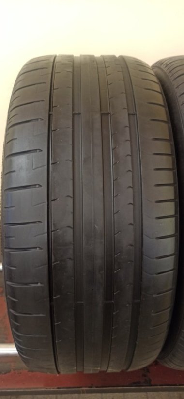 Pirelli P Zero 255/40 R20 101Y 4 mm (Použité)