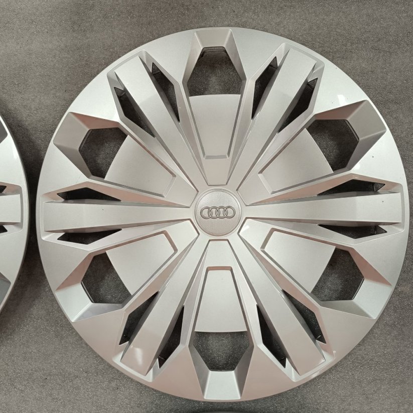 Poklice Audi Q3 17" TOP STAV (použité)