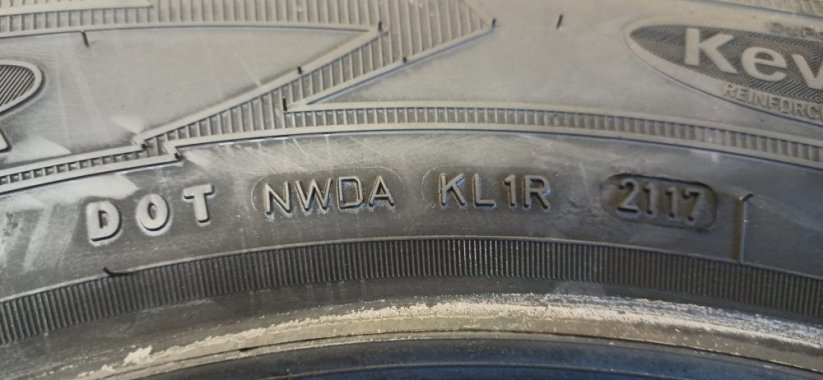 Goodyear 215/70 R16 104T 9,5mm (Bazarové)