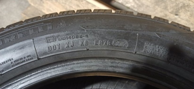 Pirelli 195/60 R16C 99/97T 1x6,5-7mm 1x5-6mm (Bazarové)