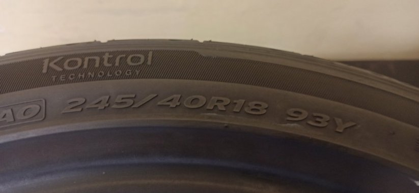 Hankook Ventus 245/40 R18 93Y 5 mm (Použité)