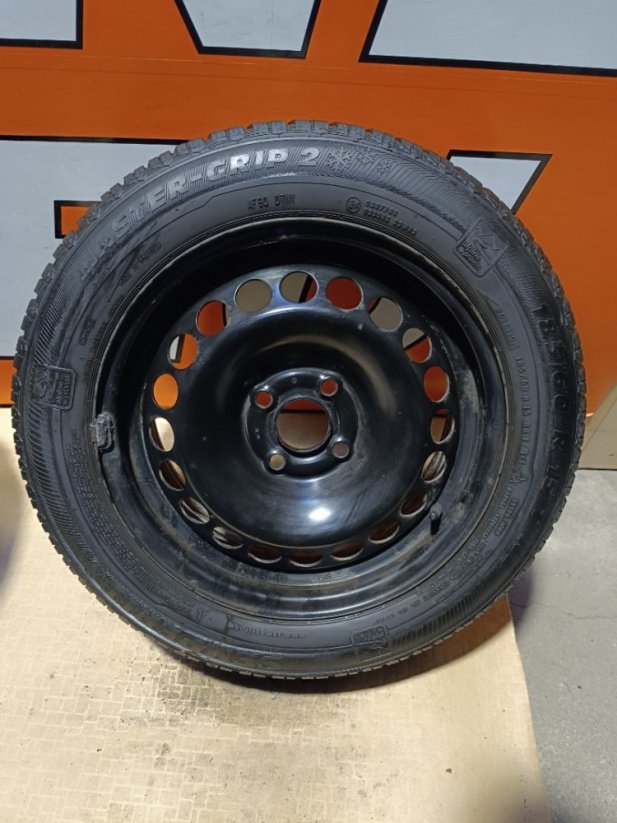 Zimní sada Opel Corsa 4x100 , ET39 , 185/60 R15