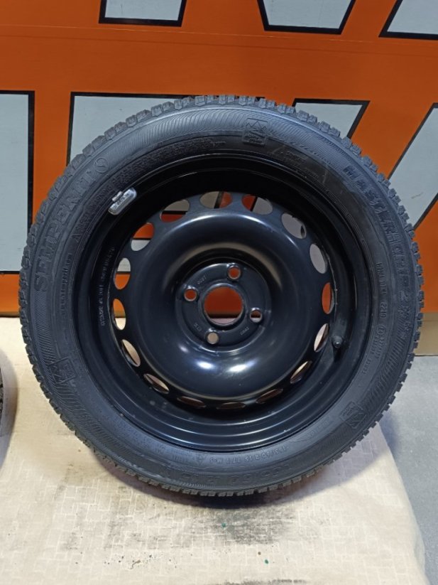 Zimní kola Toyota Aygo 4x100 ET35 pneu 165/60 R15