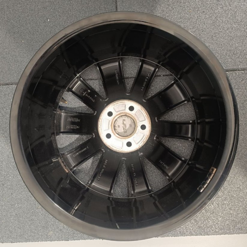 Alu kola Volvo V60, V90, S60, S90 8Jx18'' , ET42