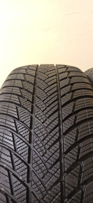 Bridgestone Blizzak LM001 225/60 R17 99H 6,5 mm (Bazarové)