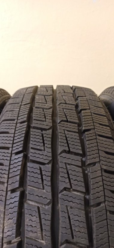 Davanti Wintoura Van 215/60 R17C 109/107T 9,5-10mm (Bazarové)