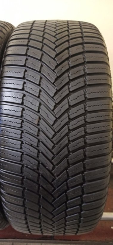 Bridgestone WeatherControl 245/45 R19 102V 5,5-6mm (Bazarové)