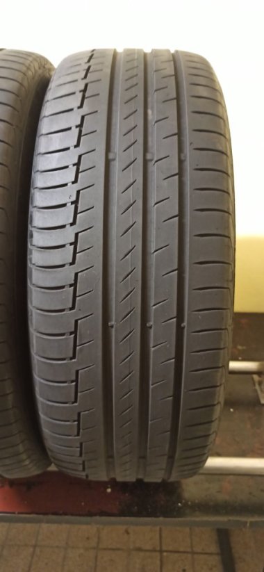 Continental 235/55 R19 105V 1x4,5mm a 1x5mm (Použité)