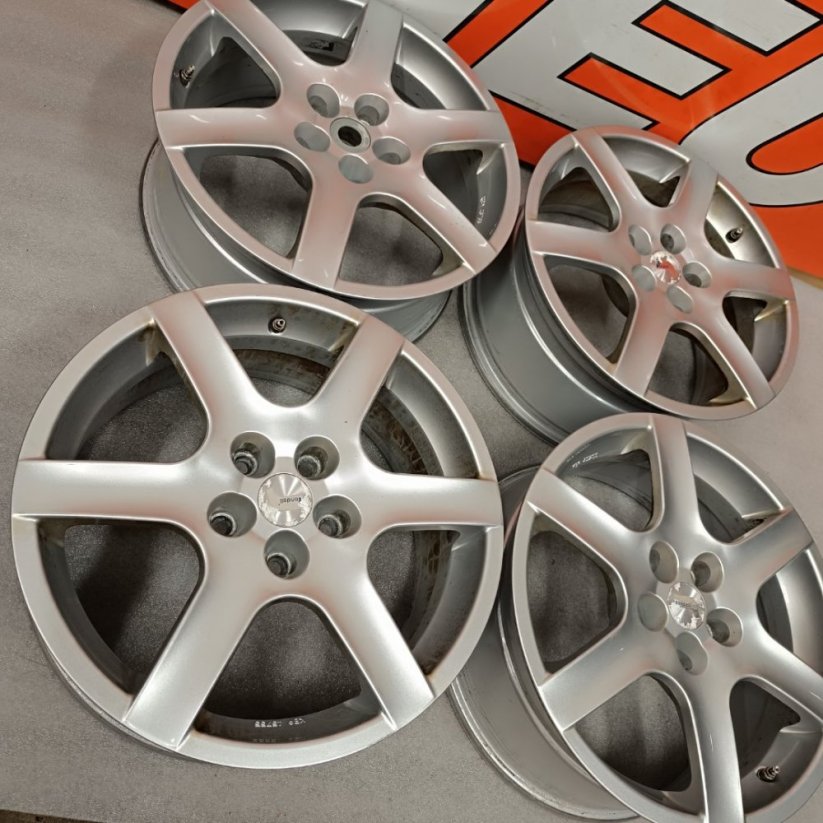 Alu kola Rondell 7,5Jx18'' , R18 , 5x120 , ET40