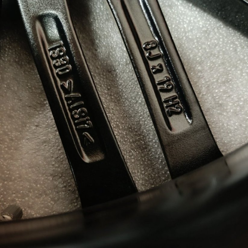 Alu kola BMW 5 (G30, G31) 8Jx19'', 5x112, ET30